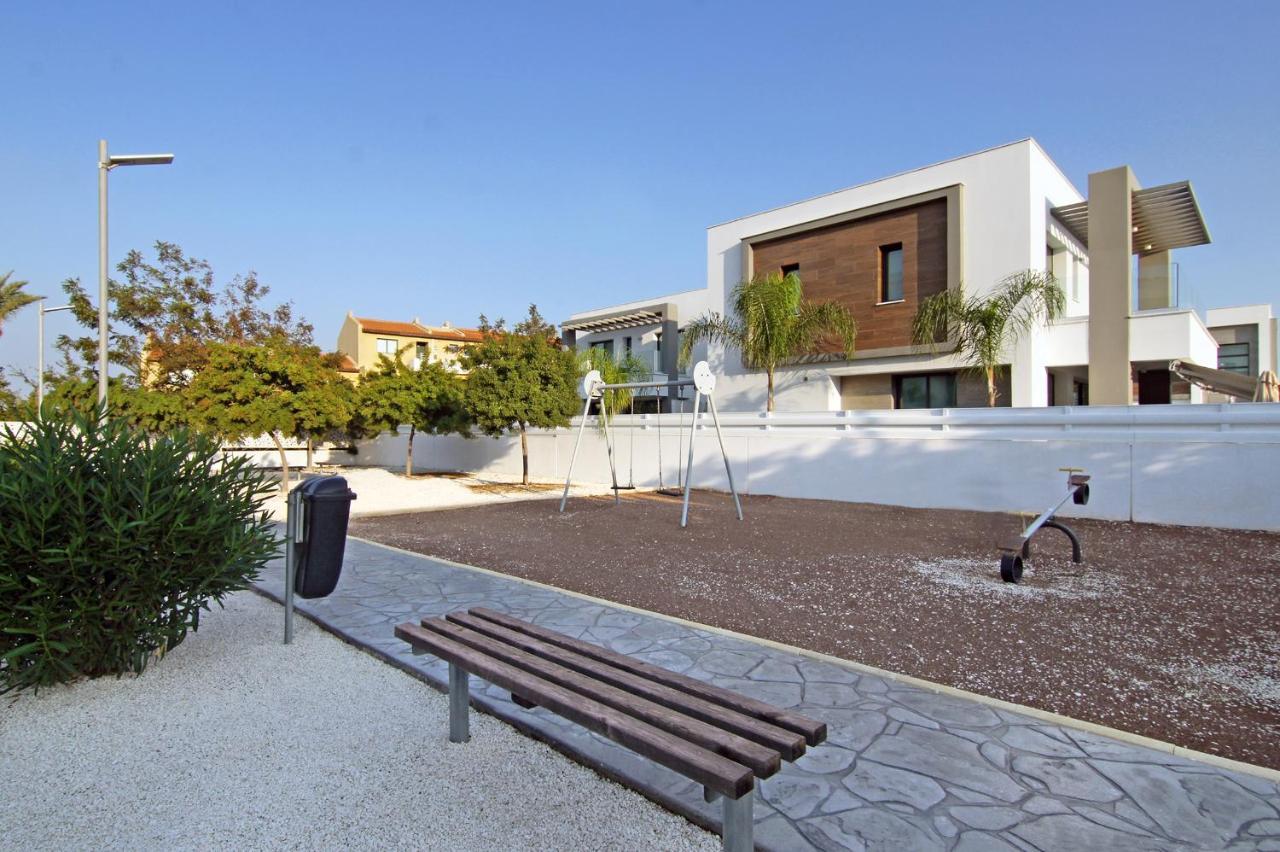 Villa Megan Protaras Buitenkant foto
